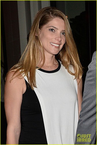 ashley-greene-shows-off-blonder-hair-while-leaving