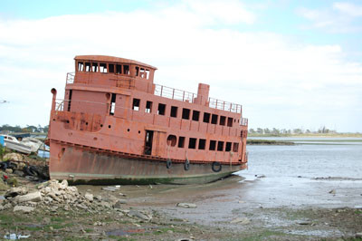 barco em ruínas.jpg barco em ruínas.jpg