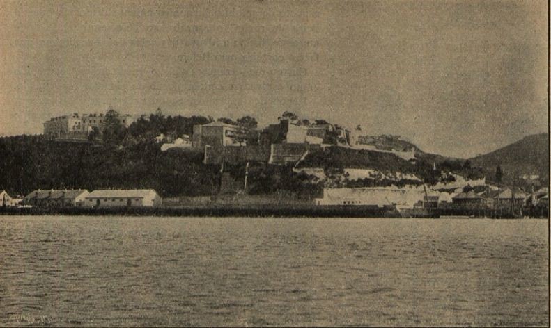 lazareto de lisboa visto do tejo.JPG