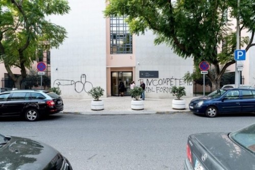 TJ-Setubal-ParedesGrafitadas1.jpg TJ-Setubal-ParedesGrafitadas1.jpg