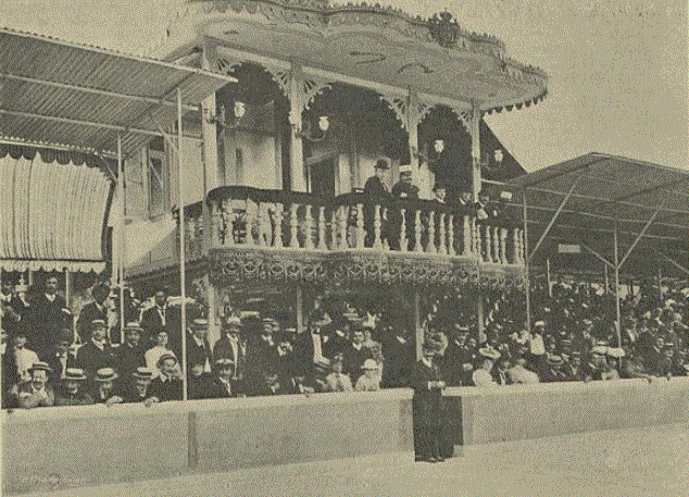 tribuna real.GIF