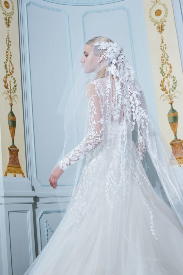 00004-elie-saab-fall-2019-bridal-1541599889.jpg