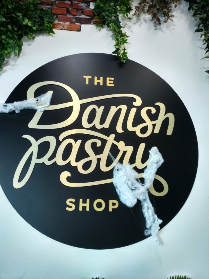 Danish Pastry Shop Brunch de Halloween