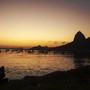 Amanhecer no Rio - Praia de Botafogo, Casal observ