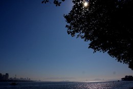 Céu azul nesta manhã de inverno no Rio - Foto Ra
