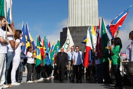 Bandeira Olímpica - Prefeito Eduardo Paes leva ba